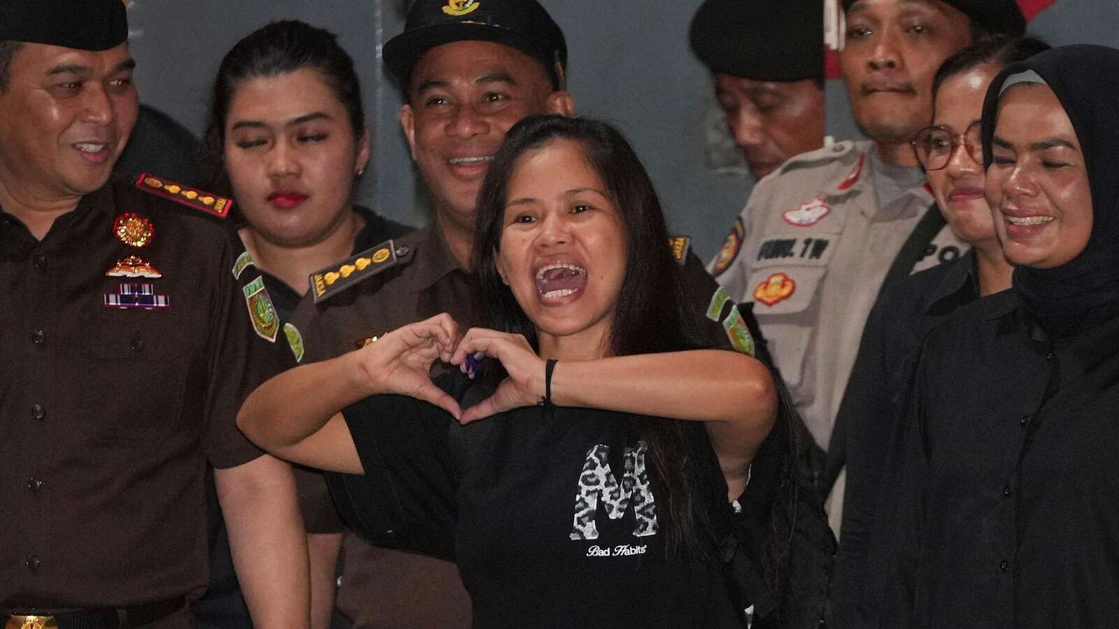 Filipina who won a last-minute reprieve from the Indonesian firing squad in 2015 is to return home