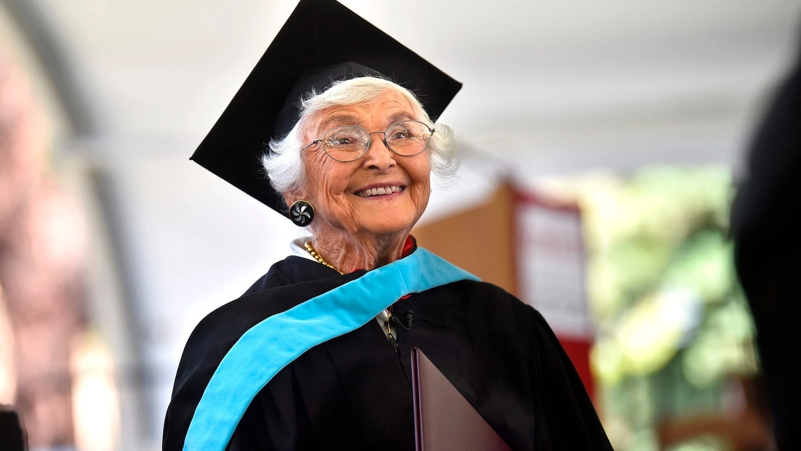 105-year-old walks at graduation to receive master's degree from Stanford Virginia Hislop began her journey at the school in the 1940’s. 6/19/2024 08:18:41 EDT