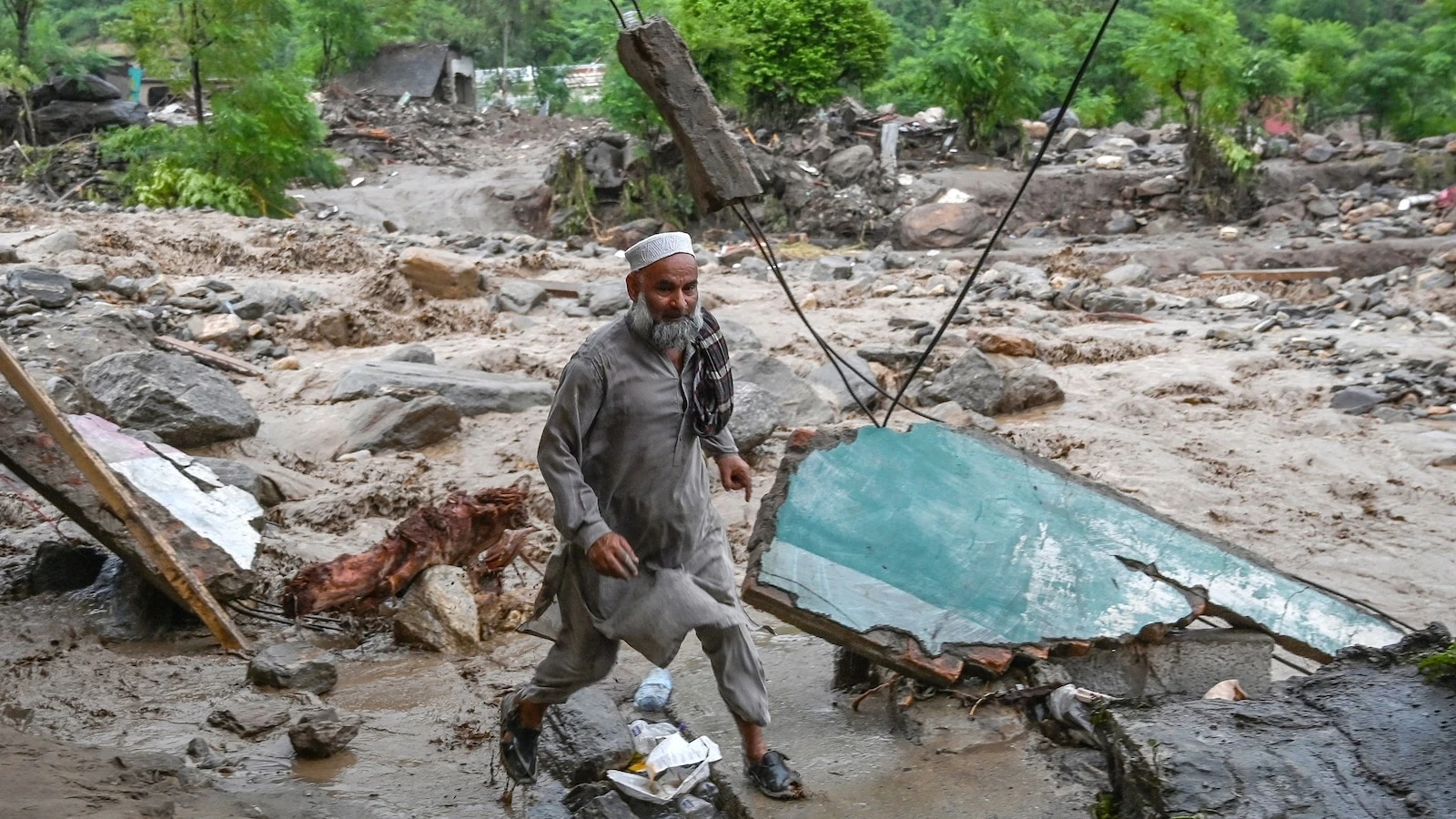 More than 350 killed in monsoon flooding in Pakistan, emergency officials say