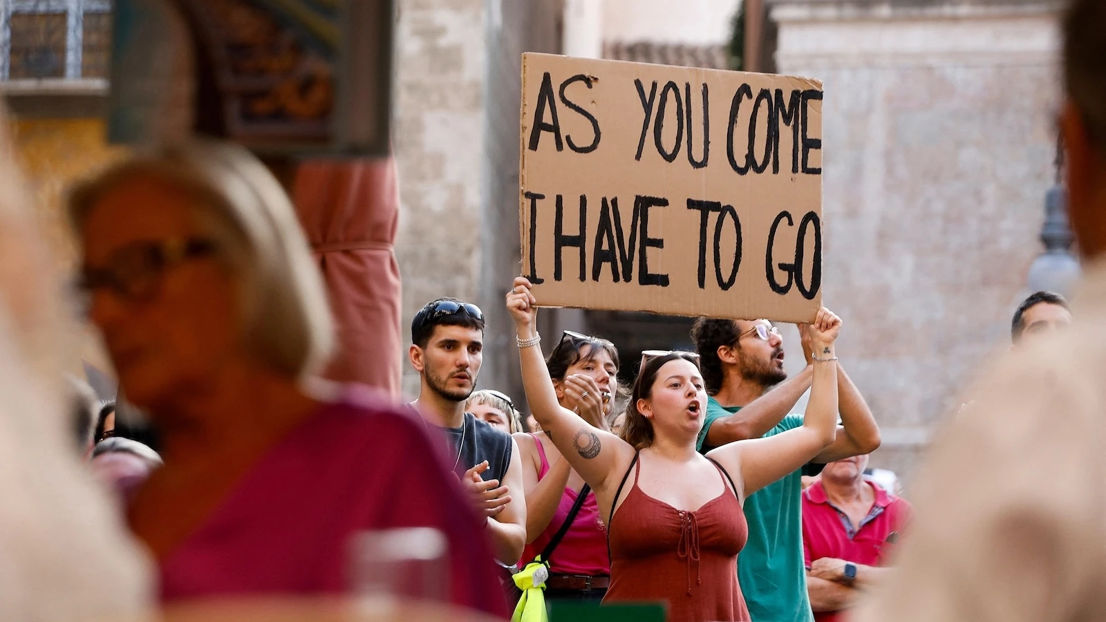 What US travelers need to know amid anti-tourism protests in EuropeProtestors took to the streets Sunday to demonstrate against overtourism.14 minutes ago