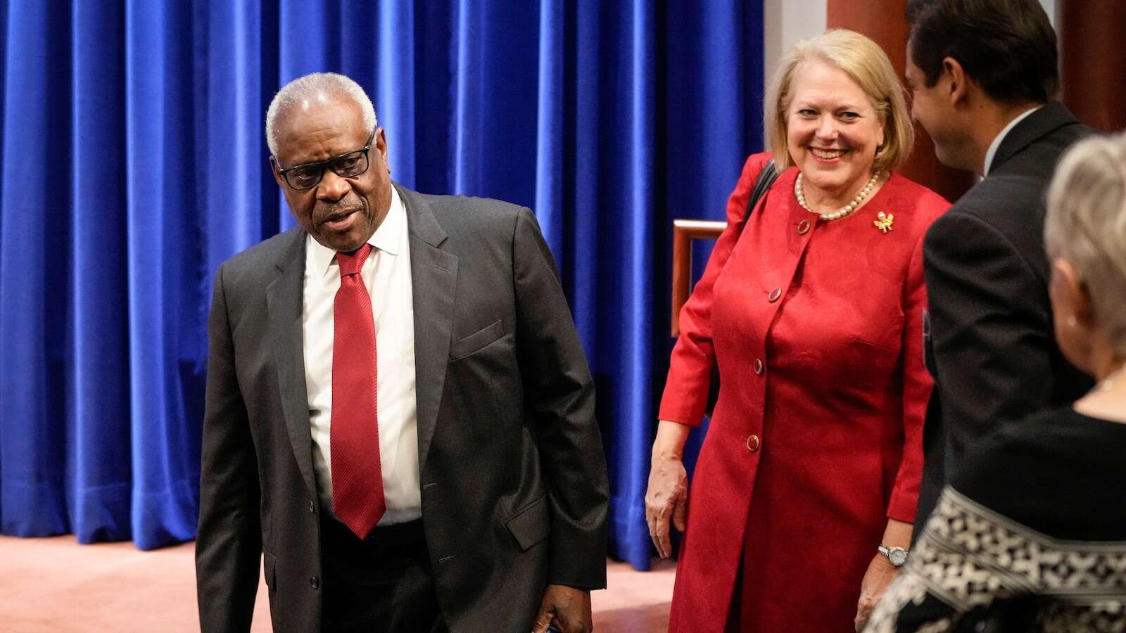 Justice Thomas faces new recusal demand after wife's message to conservative group