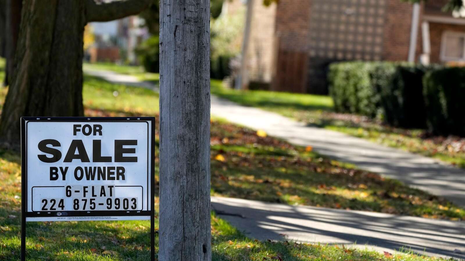 Average rate on 30-year mortgage slips below 7%