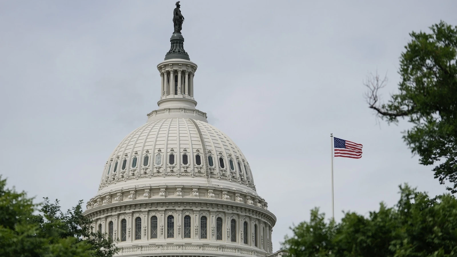 Trump to shore up support among Senate GOP at White House meeting