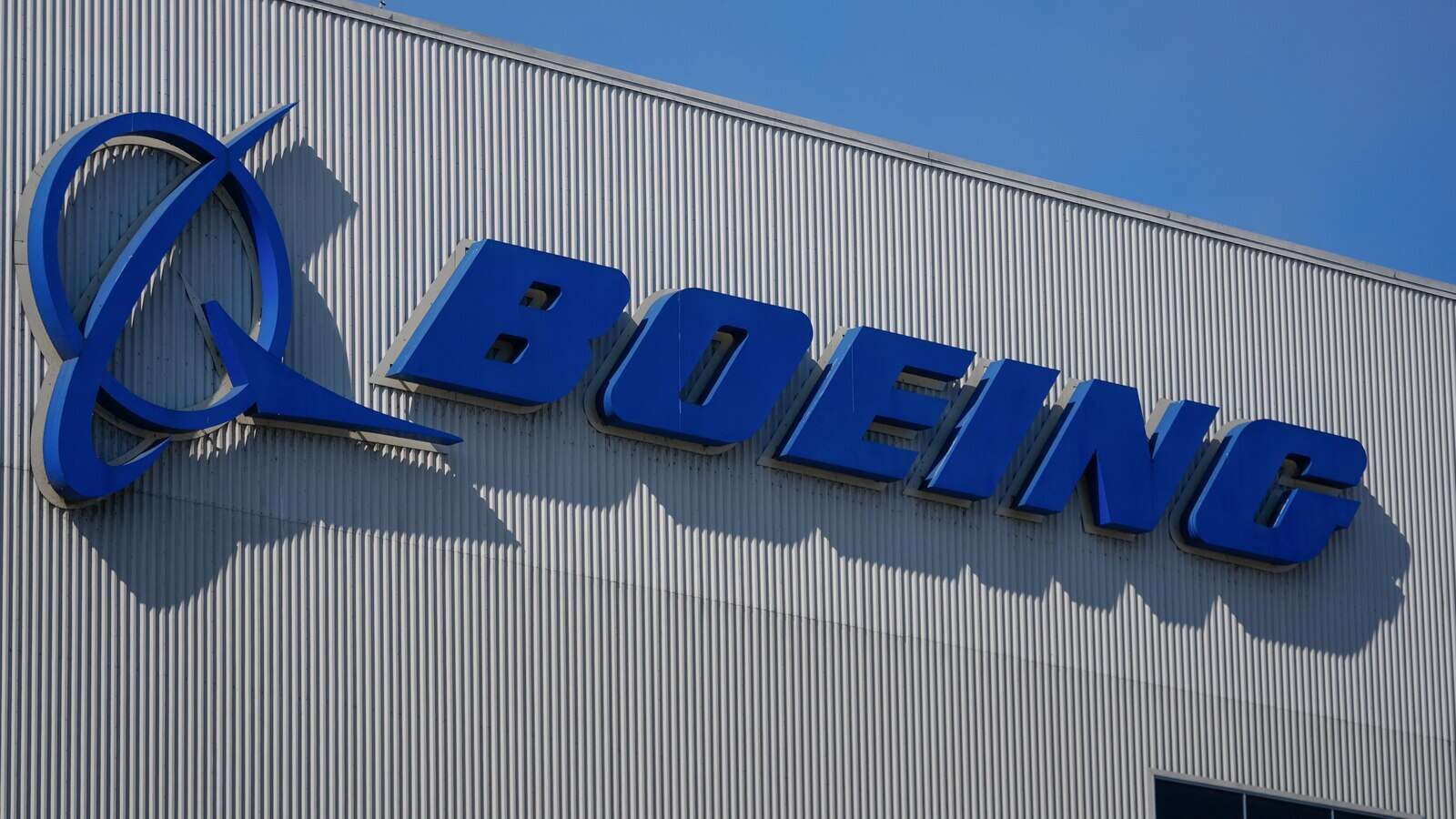 Boeing, in need of cash, looking to raise up to approximately $19B in offering