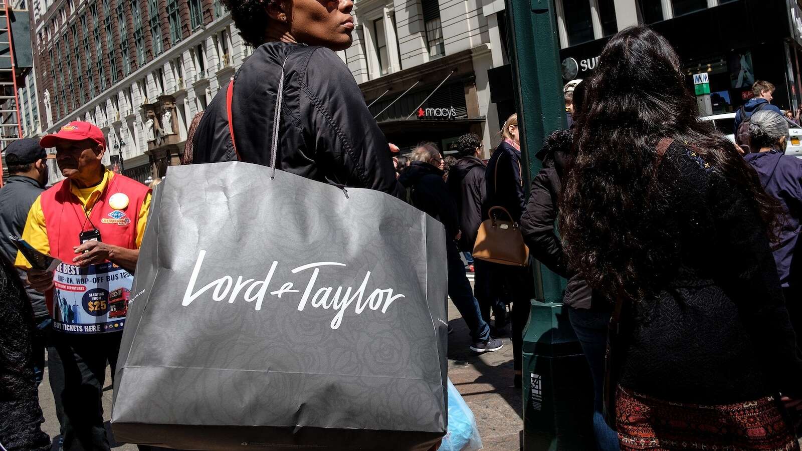 Lord & Taylor to be relaunched as online discount luxury retailerThe iconic department store shuttered in 2020 during the COVID-19 pandemic.12/9/2024 03:21:10 EST