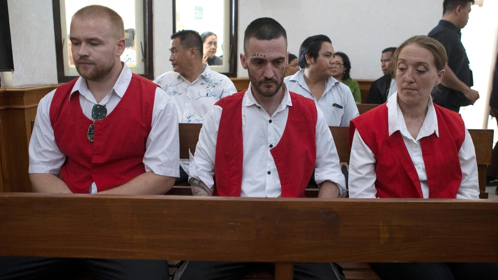 3 British nationals accused of smuggling drugs face the death penalty in Indonesia