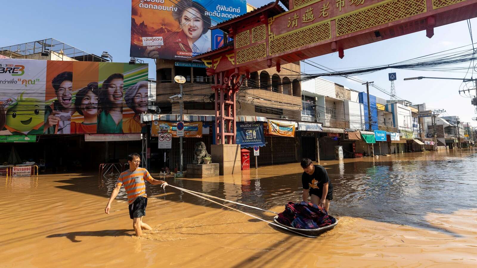 Central Thailand braces for inundation as rain stops in flooded Chiang Mai