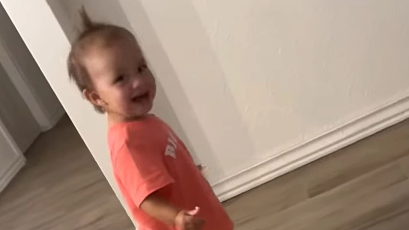 Toddler has hilarious reaction to trying on shoes that squeakA mom filmed her 1-year-old daughter's adorable reaction to her squeaking shoes.8/19/2024 11:51:00 EDT