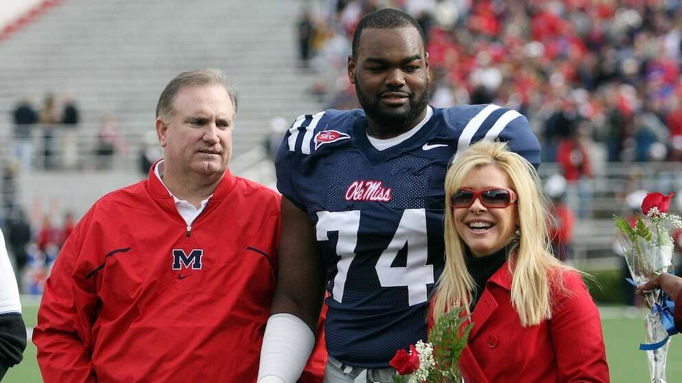 Tuohy family accuses Michael Oher of extortion in latest 'Blind Side' court docsThe former NFL star allegedly demanded millions from the family via texts.12/5/2023 11:38:42 EST