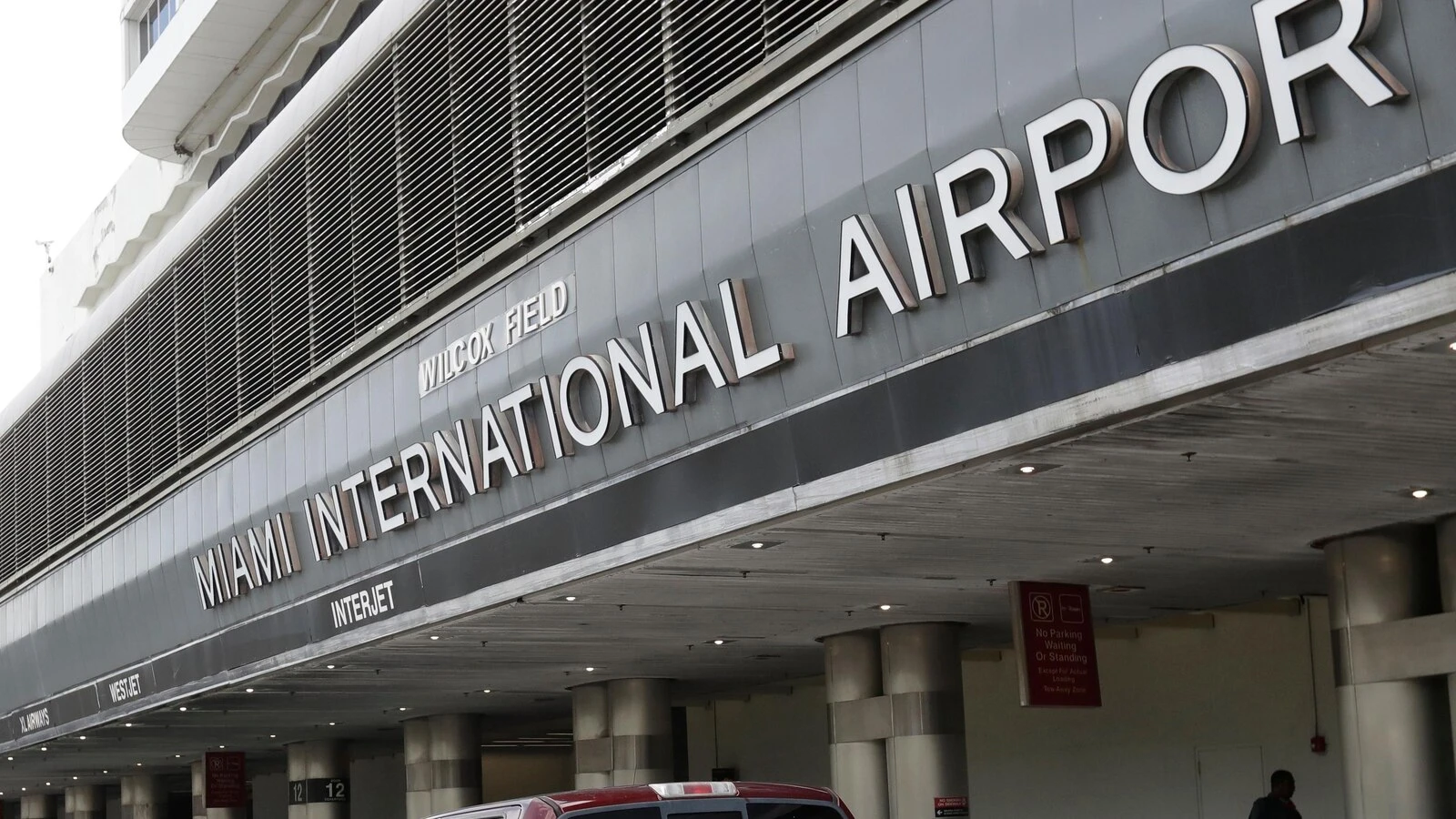 Cargo plane makes emergency landing shortly after takeoff at Miami airport