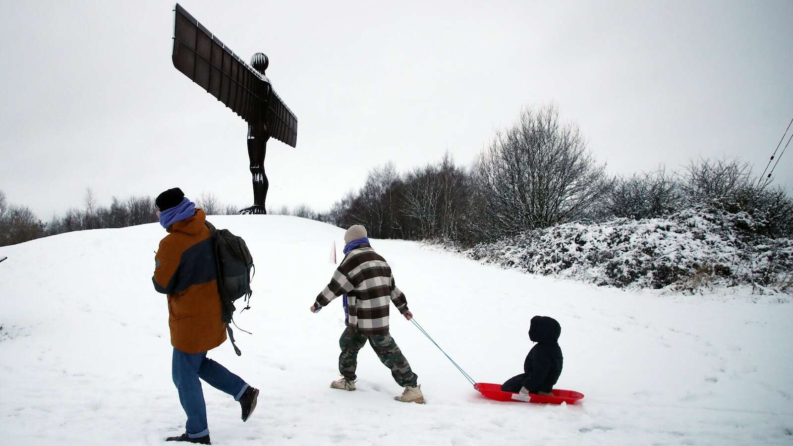 Heavy snow brings widespread disruption across the UK