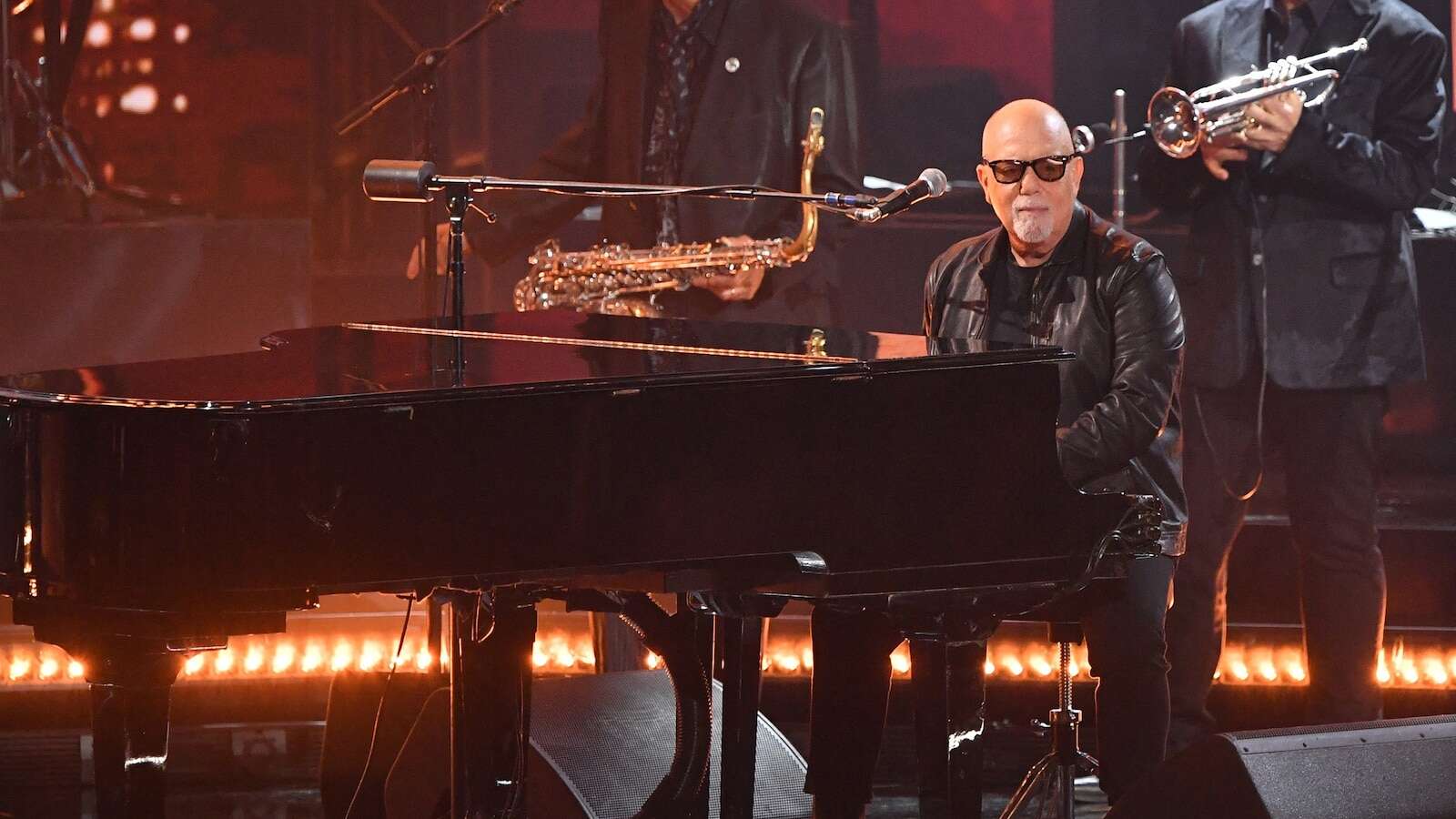 Billy Joel postpones tour for 4 months to 'recover from recent surgery'The iconic musician is rescheduling several upcoming tour dates.17 minutes ago