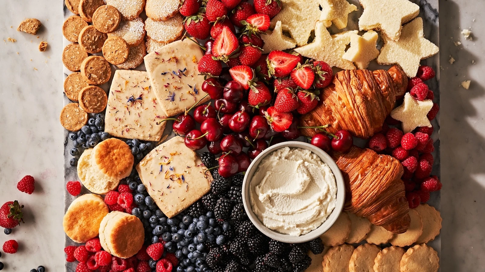 How to make summer fruit boards for your next partyDelish editorial director Joanna Saltz shares her festive, fruit-filled recipes.2 hours ago