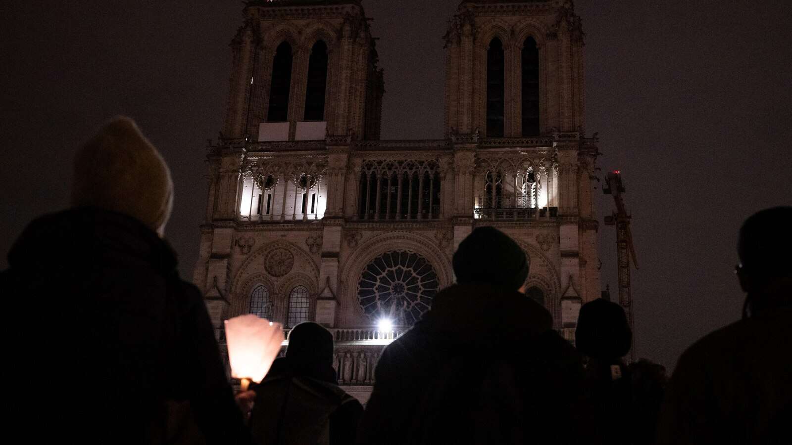 Virgin Mary statue, a symbol of resilience, returns to Notre Dame Cathedral 5 years after fire