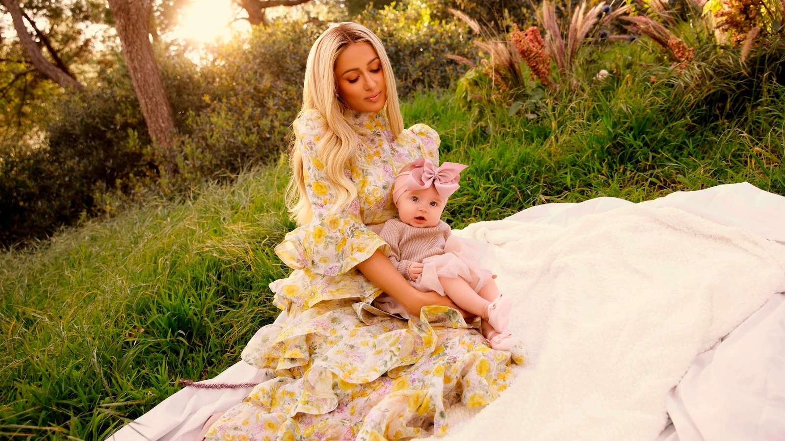 Paris Hilton shares 1st photos of daughter London from sweet family photoshoot