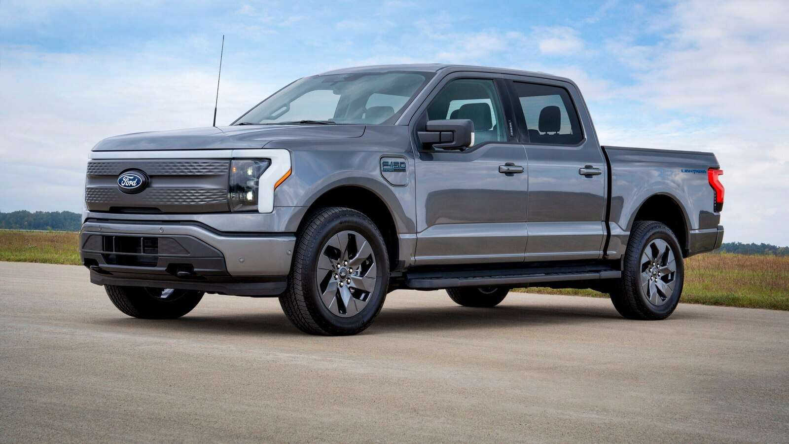 Edmunds electric truck face-off: Ford F-150 Lightning vs. Tesla Cybertruck