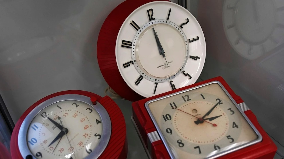 Daylight saving 2023: Here’s what a sleep expert says about the time change