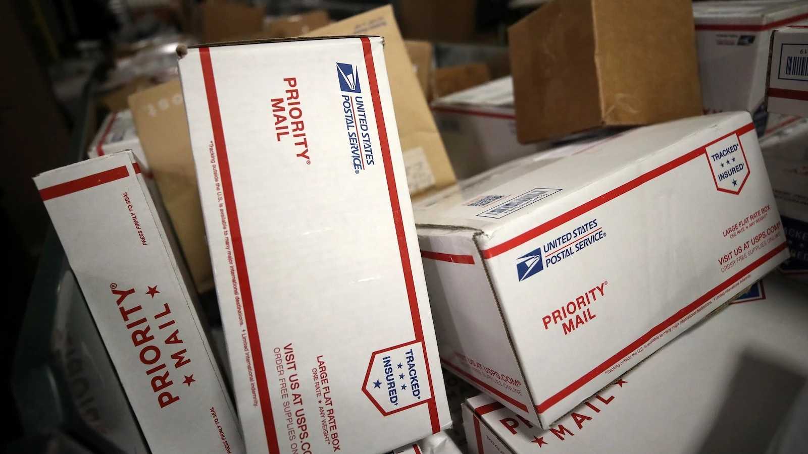 Justin Sullivan/Getty ImagesUS Postal Service temporarily increasing prices for holiday seasonThe price hike will go into effect in October and last until January 2026.13 minutes ago