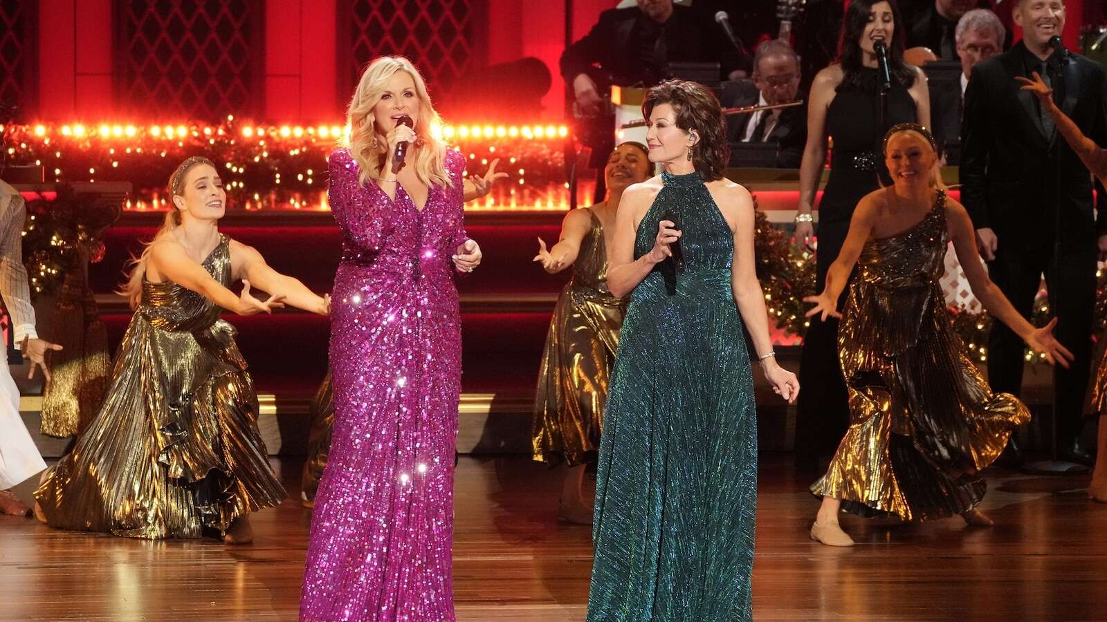 'CMA Country Christmas' special 2024: Who is hosting, performing and moreThe holiday special airs Tuesday night at 8 p.m. ET on ABC.12/3/2024 11:25:52 EST