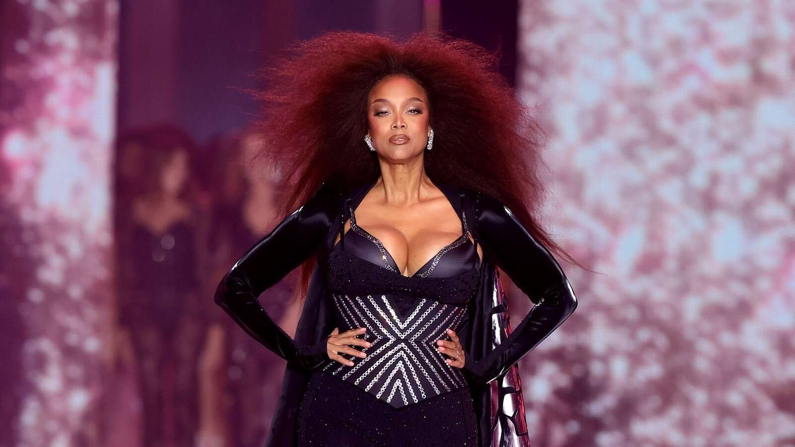 Tyra Banks, Adriana Lima and more make epic return to Victoria's Secret Fashion ShowThe iconic show has returned after a multi-year hiatus. 10/15/2024 08:32:00 EDT