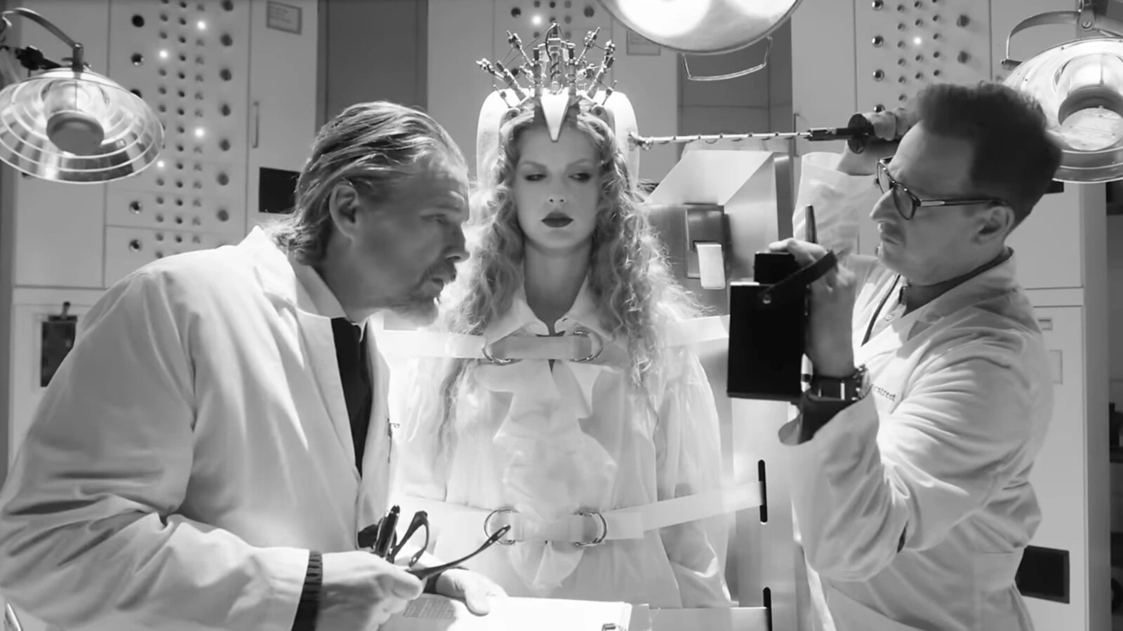 Josh Charles on his cameo in Taylor Swift’s video: ‘I didn’t even tell my kids’The actor starred in the singer’s “Fortnight” music video. 4/21/2024 04:51:45 EDT
