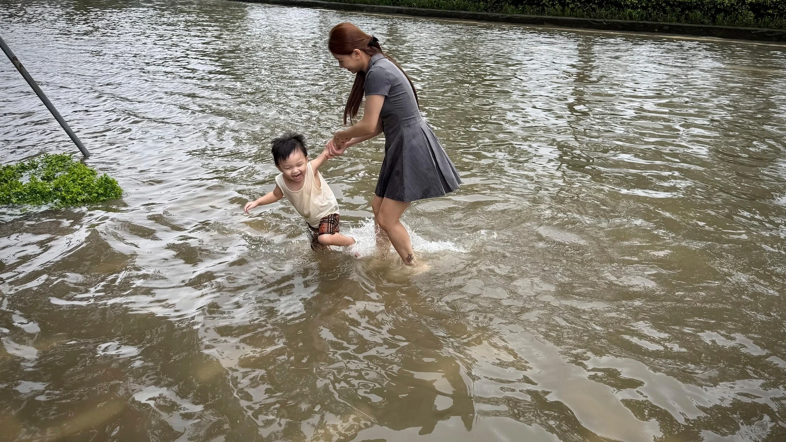 Heavy rain causes flooding, landslides and 8 deaths in Vietnam and Thailand