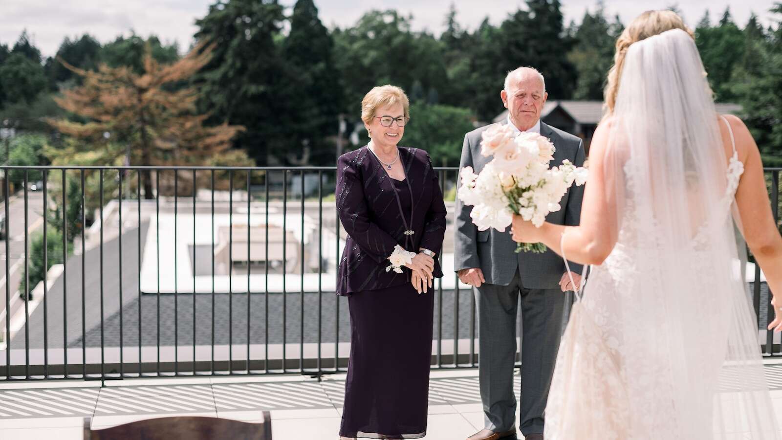 Grandparents and bride share emotional 1st look in viral wedding videoKelsey Rondenet and her grandparents open up about the special memory to 