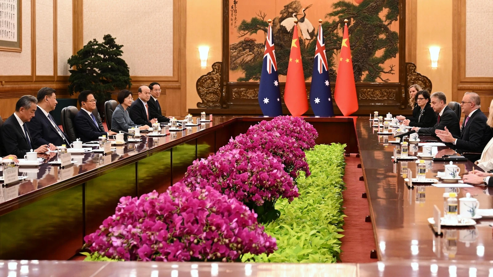 Australian and Chinese leaders seek to boost trade despite differences on other issues