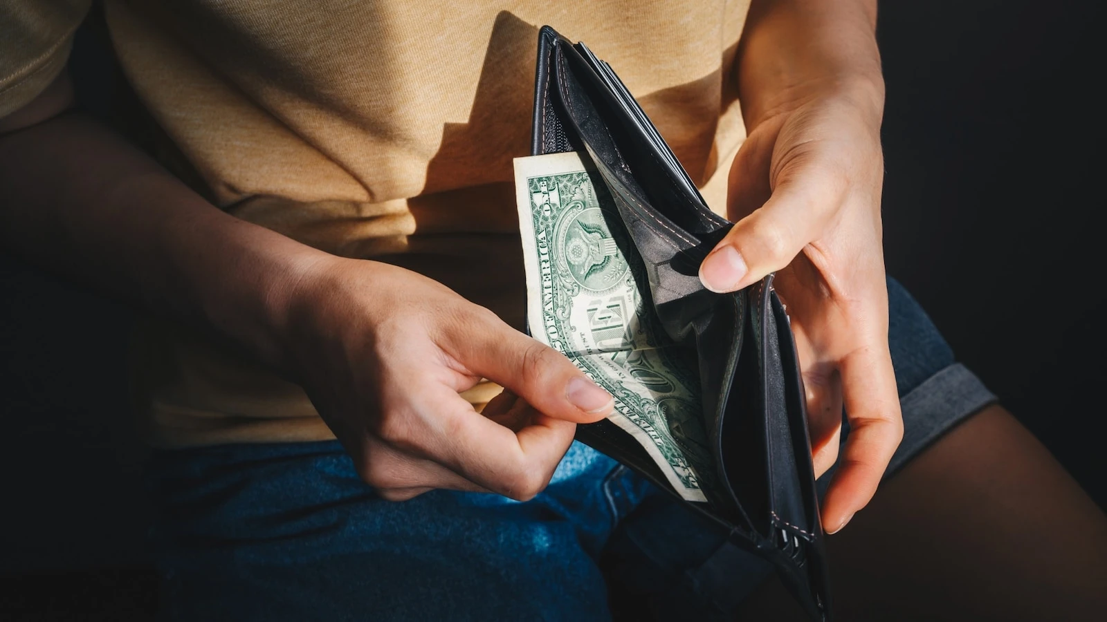 How 'loud budgeting' could help you save money