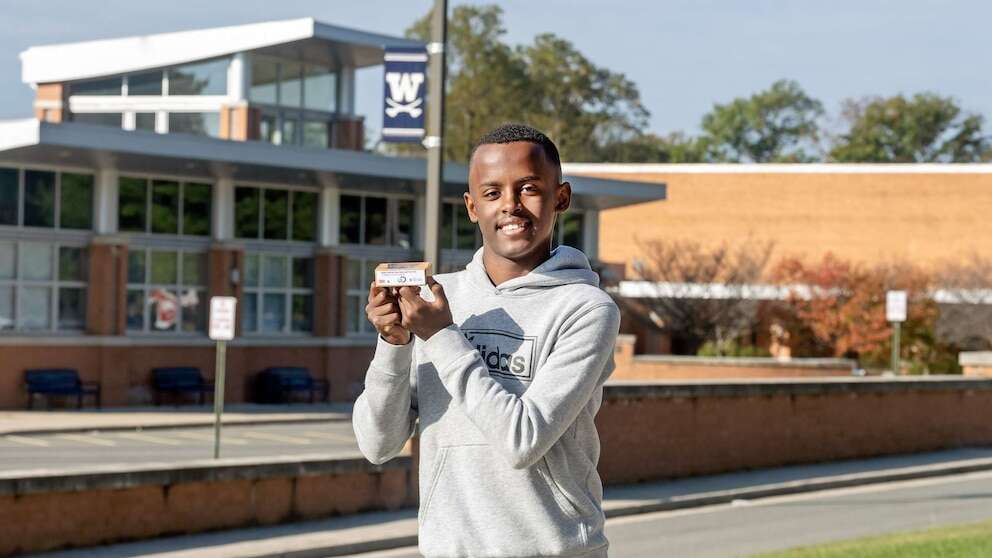 Virginia teen honored for inventing potential skin cancer-treating soapHeman Bekele created the soap when he was in middle school.11/1/2023 05:47:23 EDT