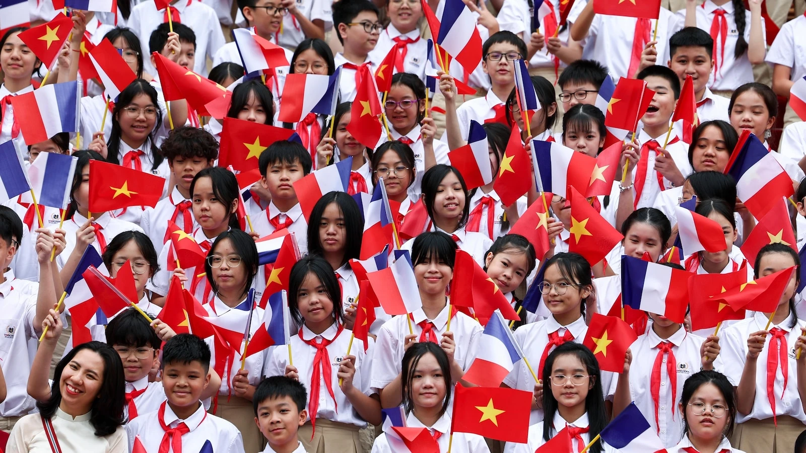 Vietnam scraps 2-child policy as aging threatens economic growth