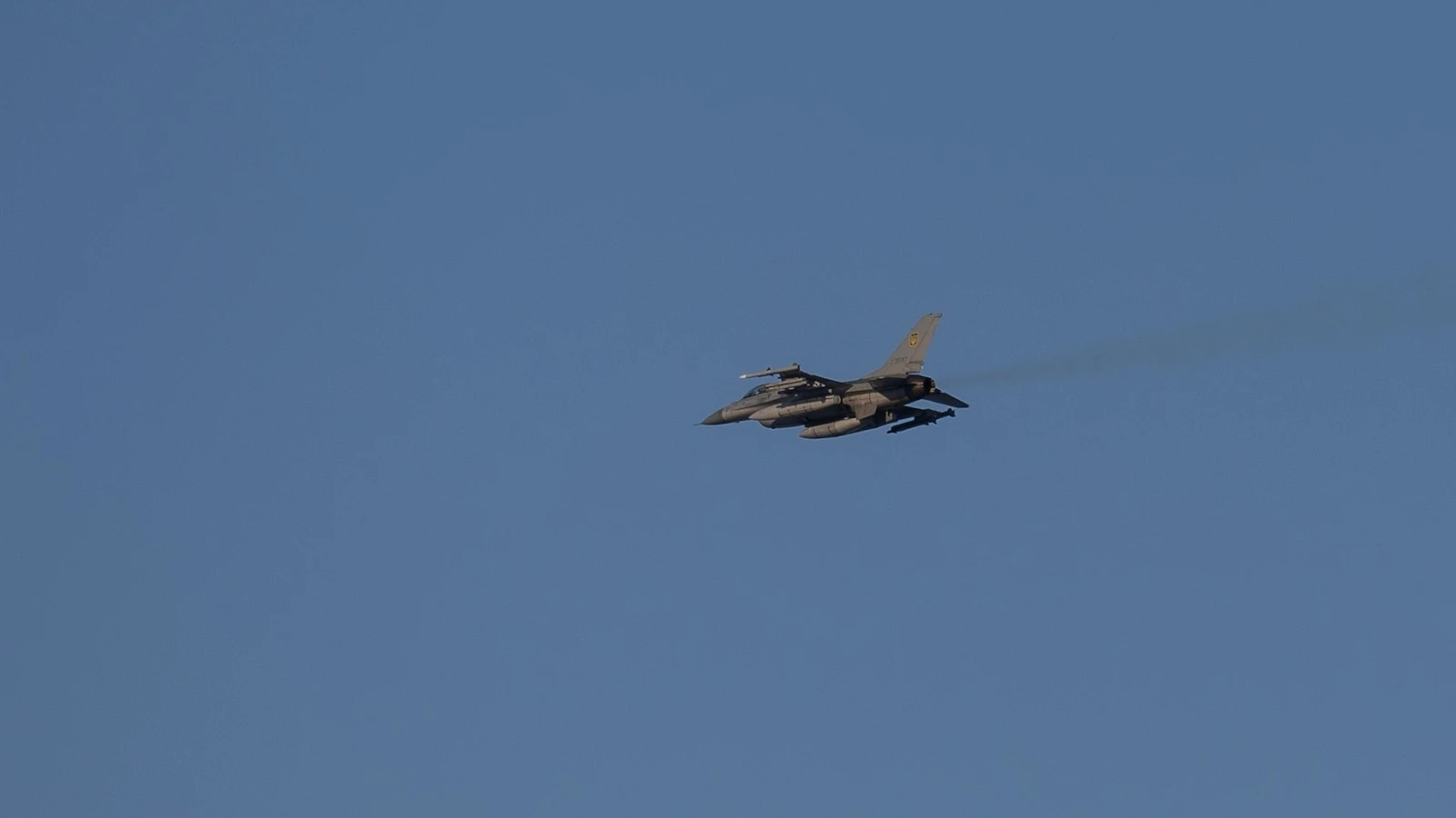 Andriy Dubchak/frontliner/Getty ImagesUkraine loses F-16 fighter amid massed Russian drone, missile attackUkraine said Russia used 537 drones and missiles in overnight strikes.5 minutes ago