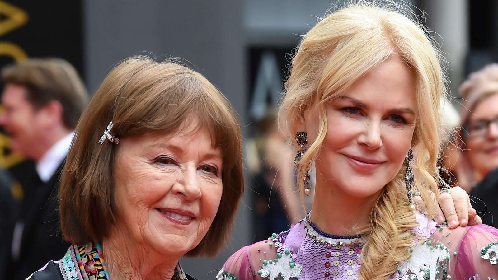 Nicole Kidman announces death of mother