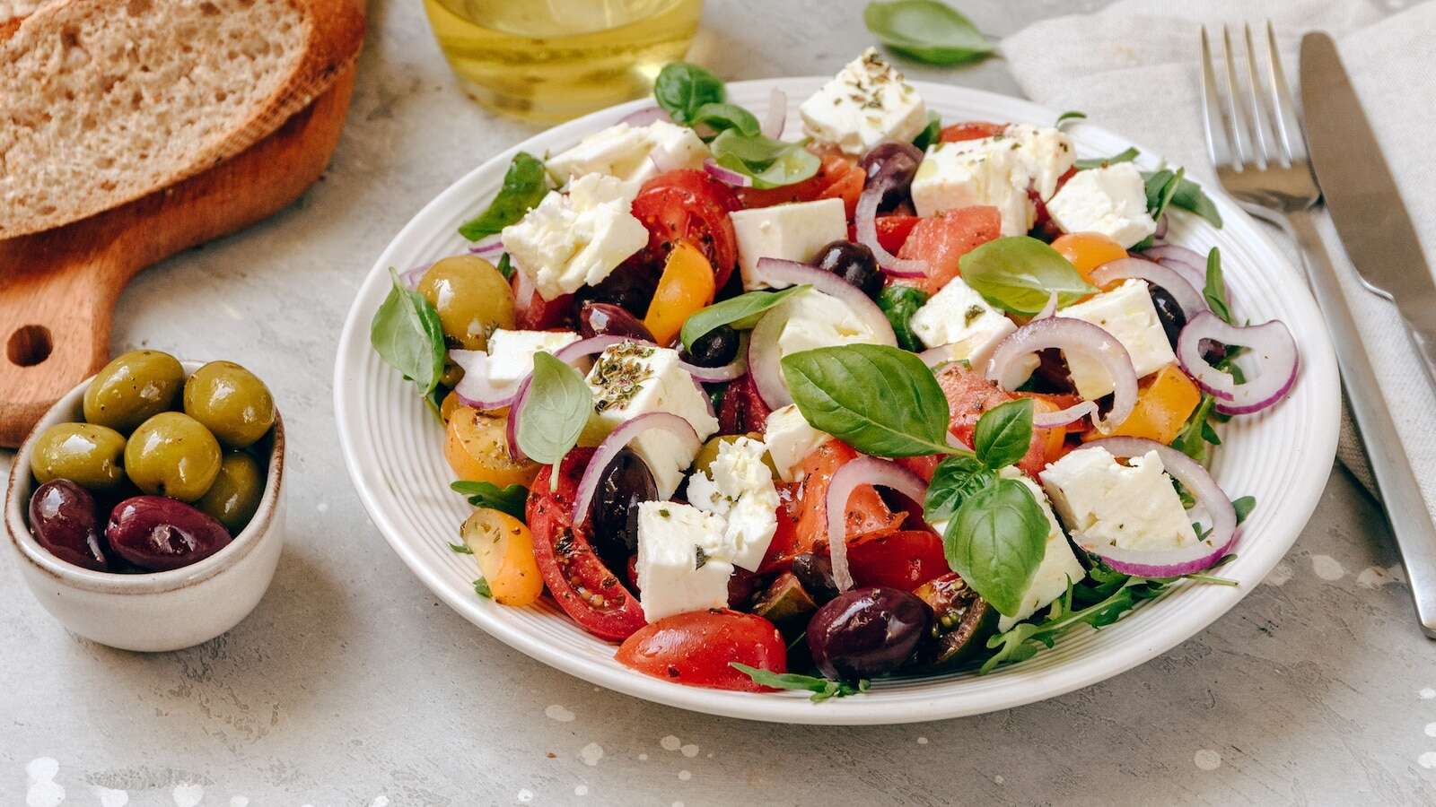 What to know about the top-ranked Mediterranean dietThe Mediterranean diet topped U.S. News and World Report's Best Diets list.1/3/2025 08:16:20 EST