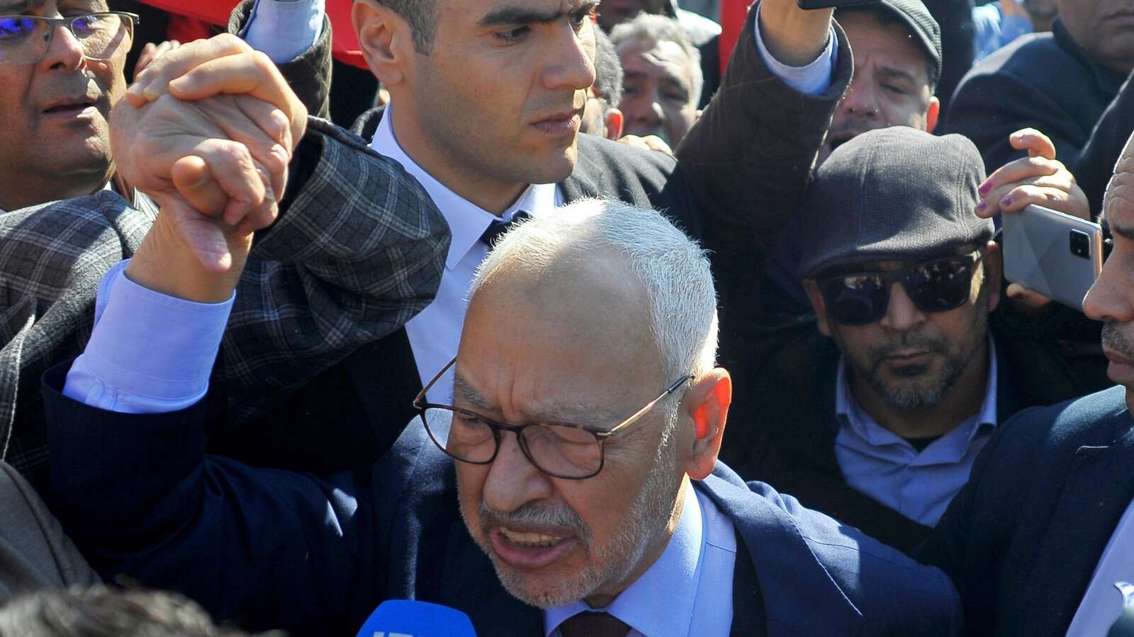 Tunisia jails opposition politicians and journalist as crackdown on political dissent resumes