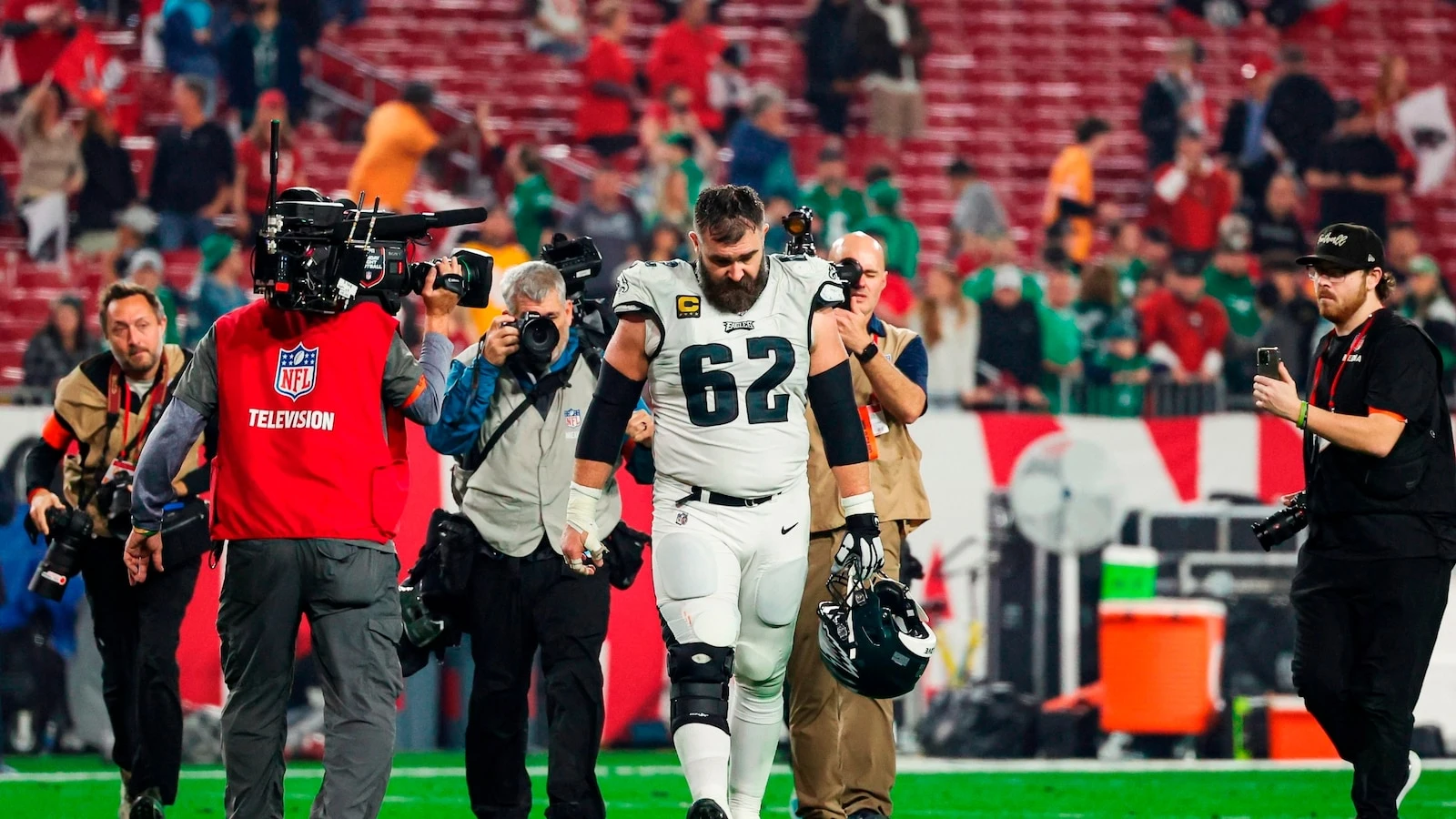 Jason Kelce opens up about 'everything' that went into NFL retirement decisionThe newly retired Eagles center and his brother Travis Kelce discuss his career.3/6/2024 10:42:18 EST