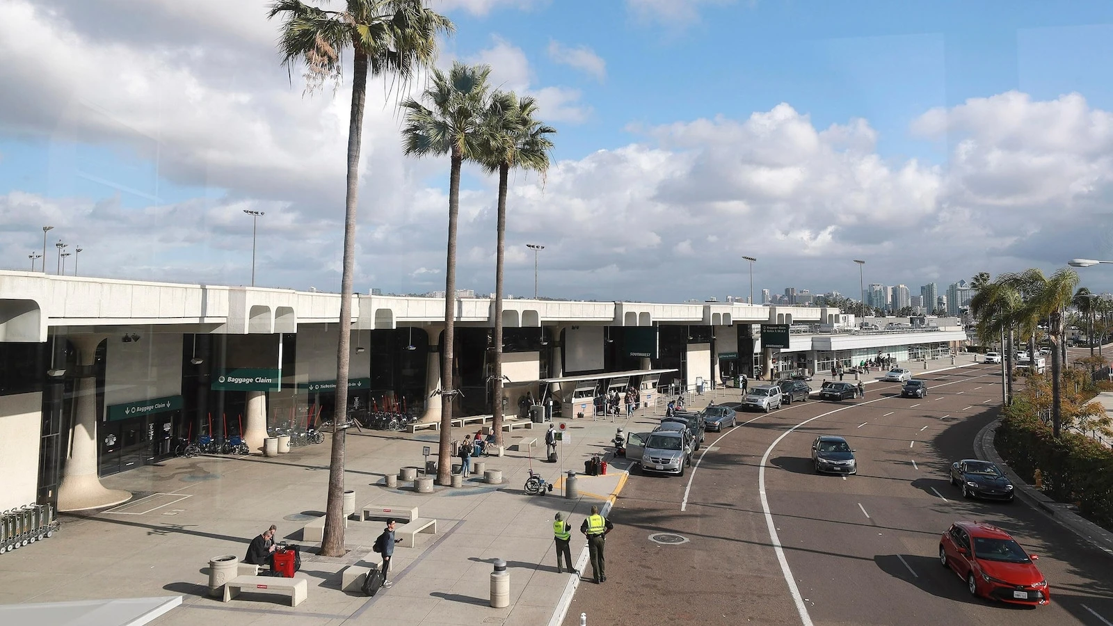 Distracted controllers let planes come close: NTSB