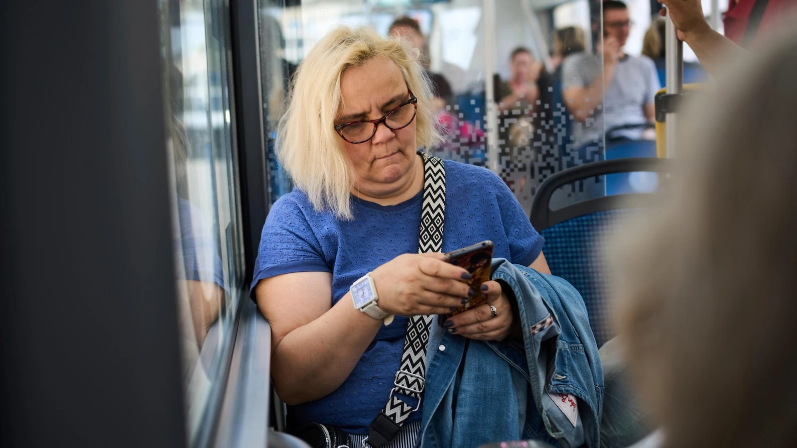 Shutdowns of cellphone internet links sweep Russia, further limiting already-stifled net freedom