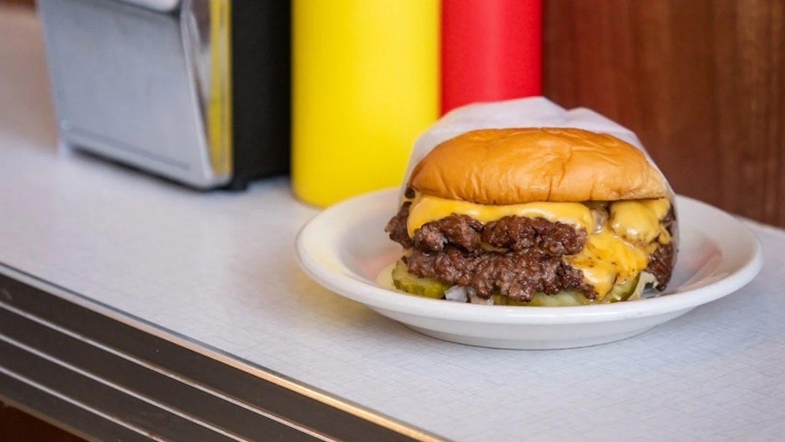 Burger legend George Motz shares favorite smashburger recipes, cooking tipsThe chef and culinary filmmaker joined 
