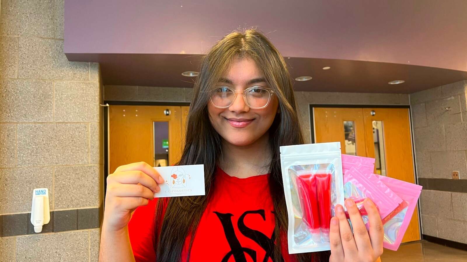 18-year-old cosmetics entrepreneur fights for beauty inclusivity Kavya Odari, raised in refugee camp in Nepal, said she was bullied for her looks4/2/2024 03:40:28 EDT