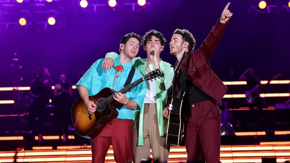 Jonas Brothers to perform at NHL Stadium Series