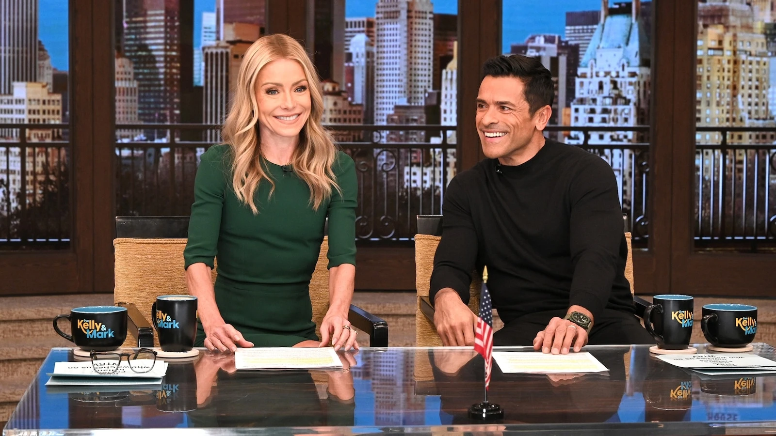 Kelly Ripa and Mark Consuelos star in new Audible drama 'Summer Breeze'The couple rose to fame on the soap 