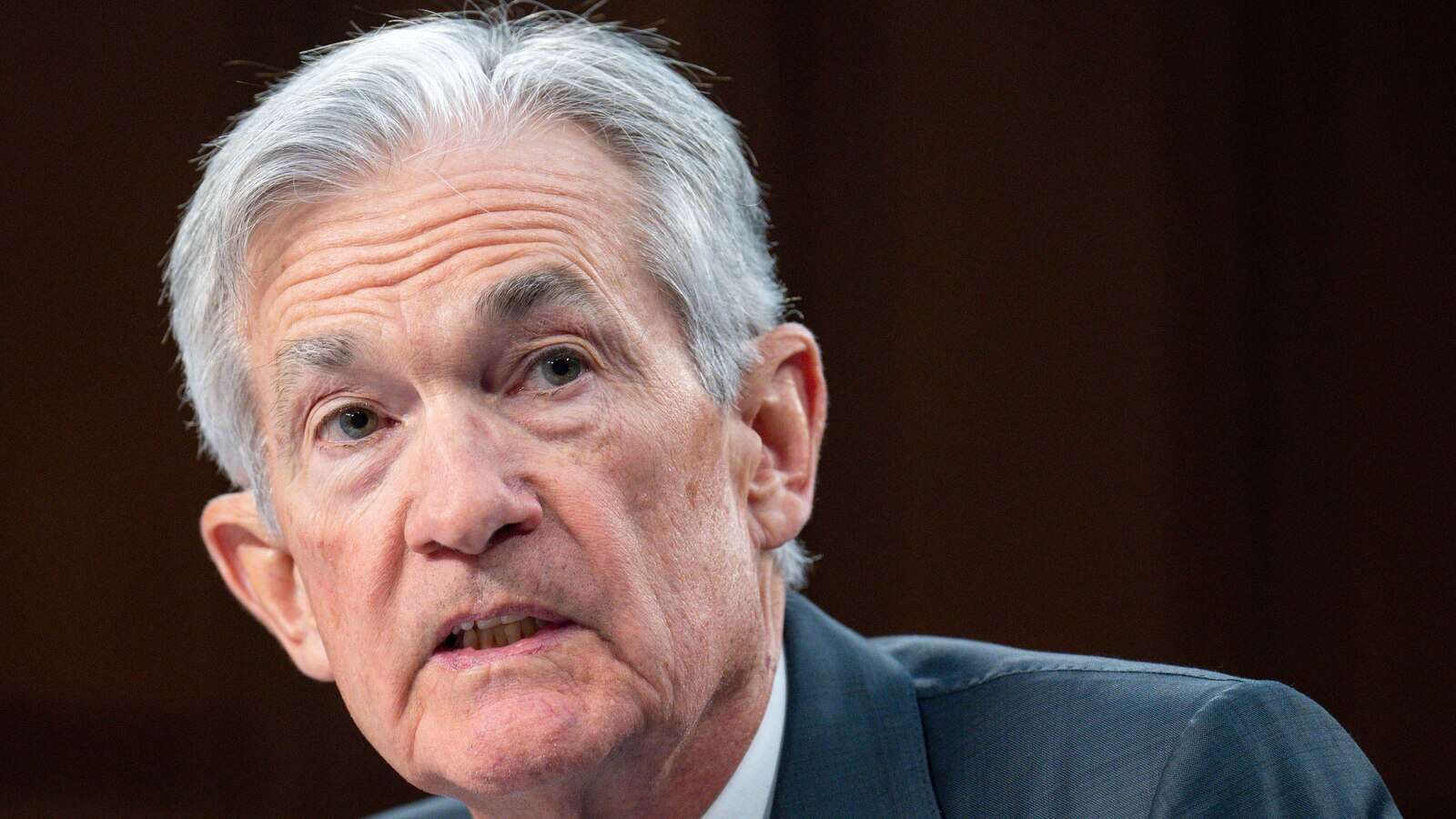 Powell says Trump's comments won't affect interest rate decisions by the Fed