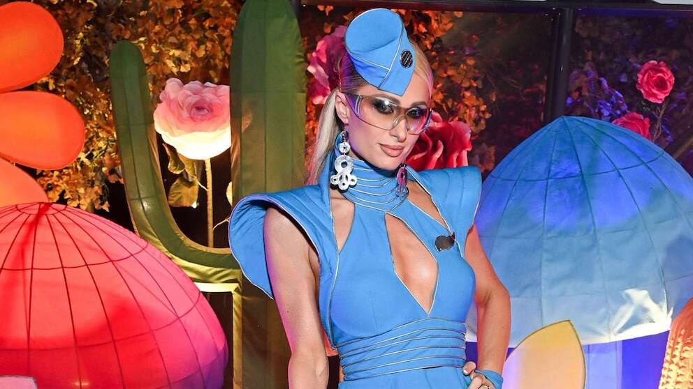 Halloween 2023: Paris Hilton, Kelly Ripa and more costumes from the starsCelebrities showed off their Halloween costumes over the weekend.10/30/2023 01:55:50 EDT