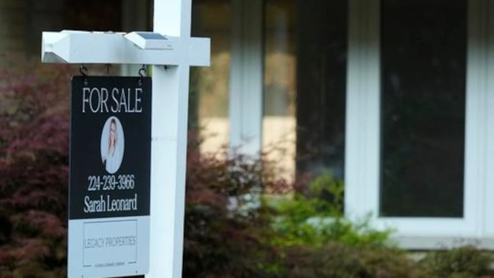 Average rate on a US 30-year mortgage holds steady at 6.76%