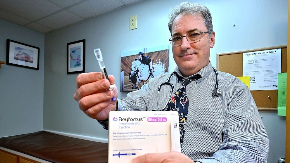 Critics say a fumbled rollout of new RSV shot for babies has pediatricians worried