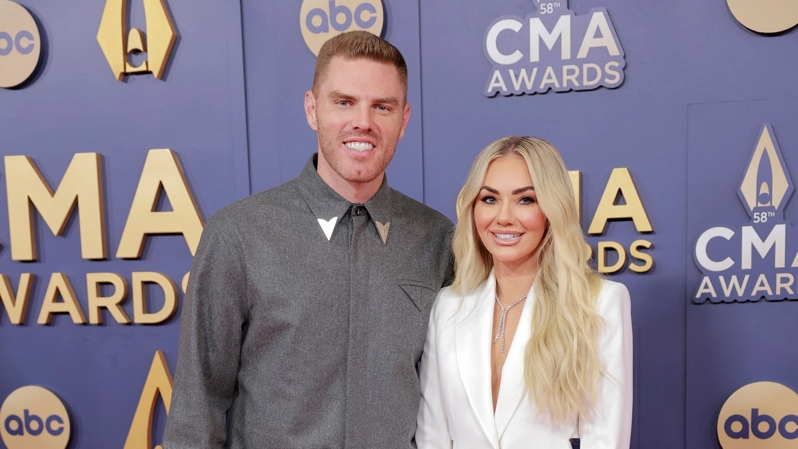 Freddie Freeman hits CMA Awards red carpet with wife Chelsea FreemanFreddie Freeman is slated to present an award tonight.November 20, 2024
