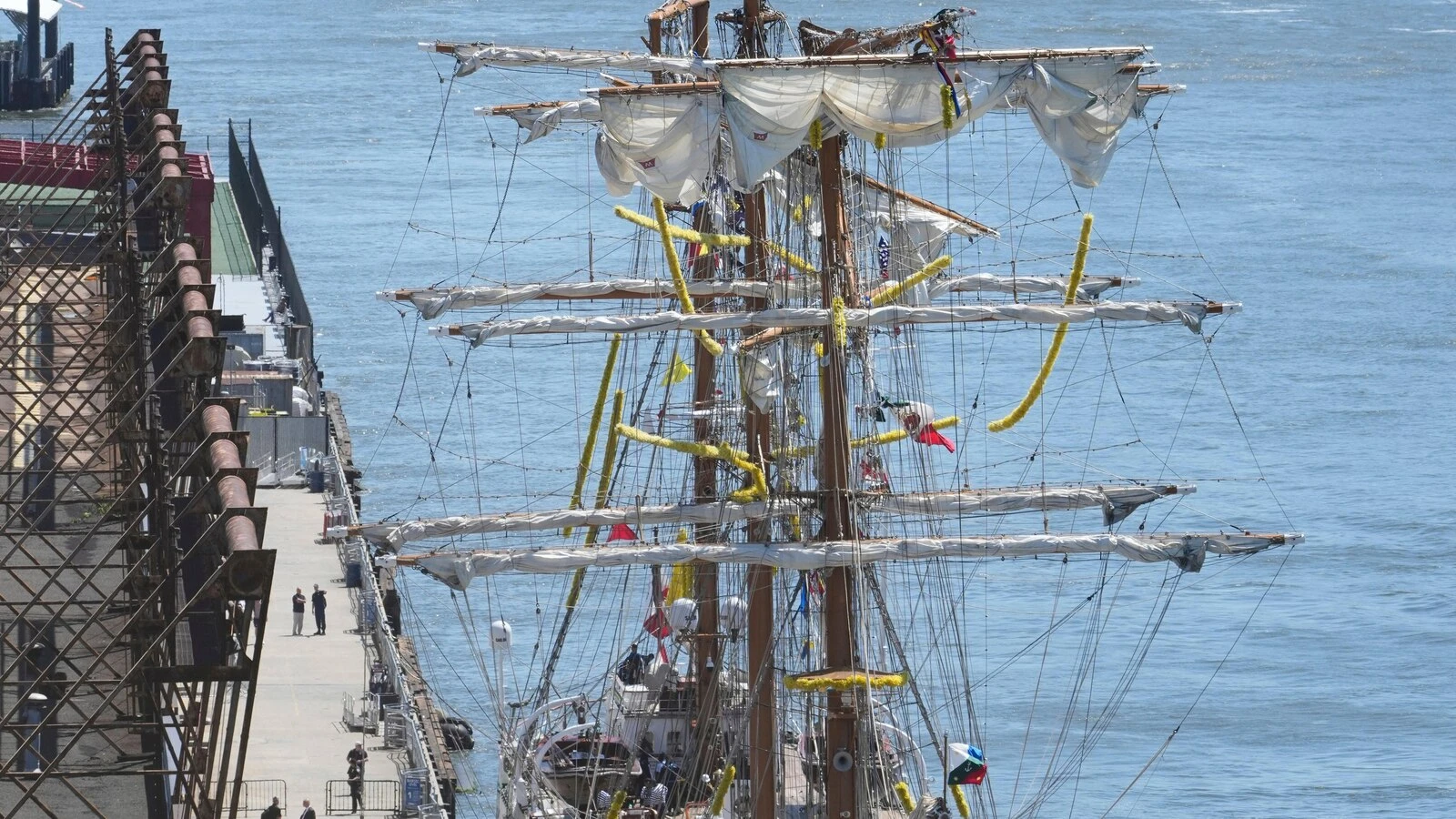 Mexico mourns naval cadet killed when training ship collided with Brooklyn Bridge