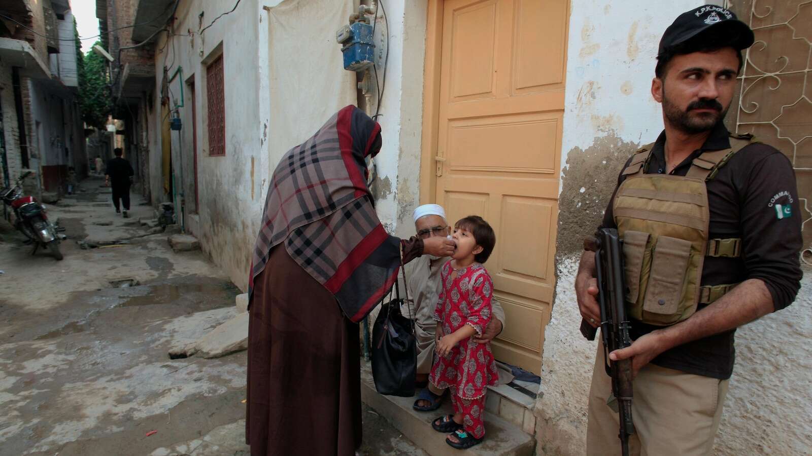 Pakistan reports new polio case in northwest, raising nationwide tally to 50 cases this year