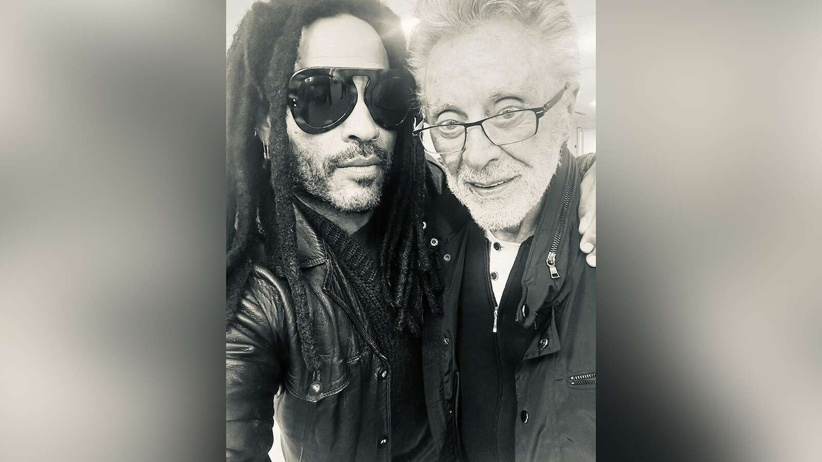 Lenny Kravitz shows love for Frankie Valli after airport run-in: '90 years young'Kravitz wore his common black leather jacket with dark sunglasses.9/30/2024 02:17:00 EDT